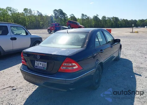 2002 Mercedes-Benz C 320 from USA, damaged, VIN WDBRF64J92F256180